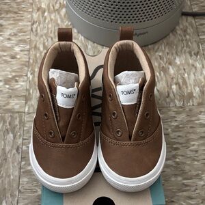 TOMS Tan Kids Sneakers